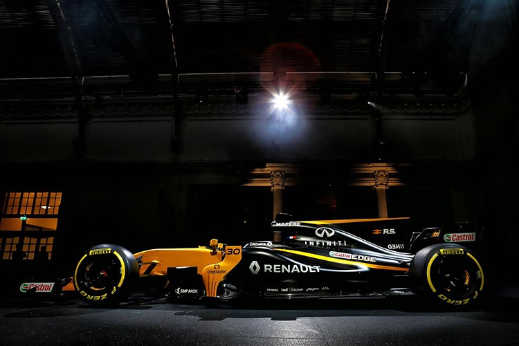 Renault ra mat xe dua F1 2017 moi tai London-Hinh-5