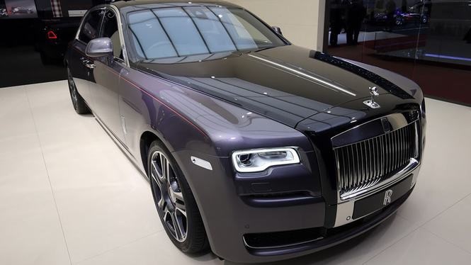 Rolls-Royce Ghost Elegance son kim cuong dau tien tren TG-Hinh-9