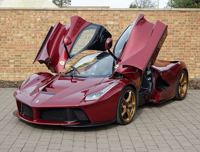 Ferrari LaFerrari hang hiem 