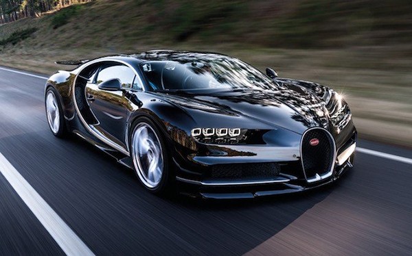 Xem sieu xe Bugatti Chiron len 350 km/h trong nhay mat