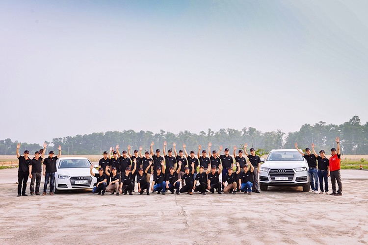 Xe sang Audi phuc vu APEC 2017 thu hut gioi choi xe-Hinh-7