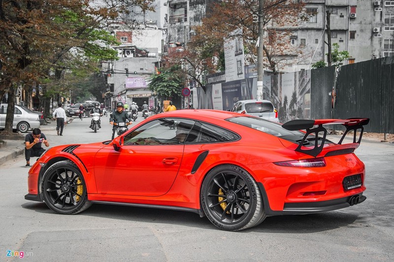 Sieu xe Porsche 911 GT3 RS doc nhat Viet Nam xuong pho-Hinh-4