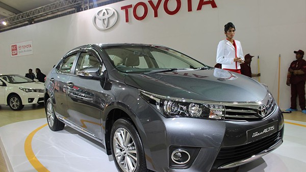 Toyota Corolla Altis 2016 trieu hoi vi loi tui khi