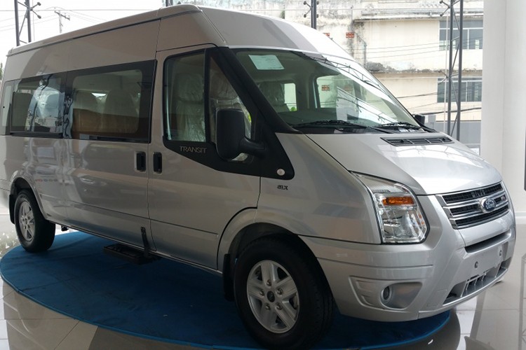 Trieu hoi hon 1000 xe Ford Transit 