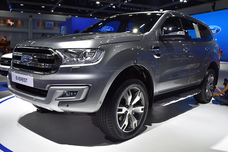 Ford ra mat Everest 2017 &quot;chot gia&quot; 921 trieu dong