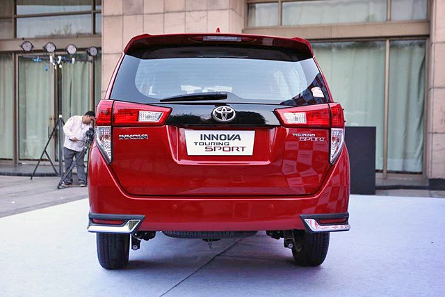 Toyota Innova Touring Sport 2017 &quot;chot gia&quot; tu 629 trieu dong-Hinh-5