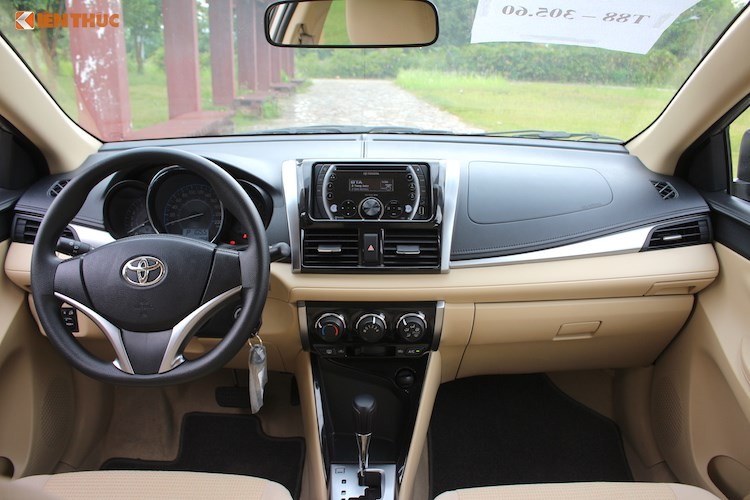 &quot;Hang hot&quot; Toyota Vios giam toi 60 trieu dong tai Viet Nam-Hinh-7