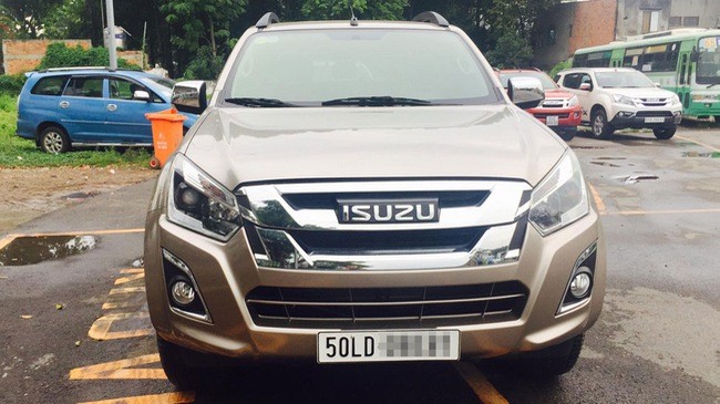 Isuzu D-Max 2017 ban nang cap lan banh tai Viet Nam