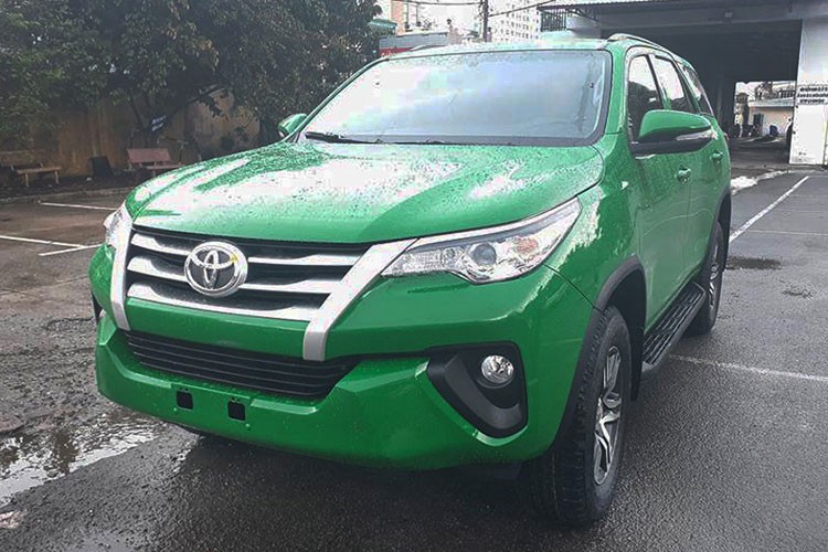 Toyota Fortuner 2017 do phong cach taxi tai Viet Nam