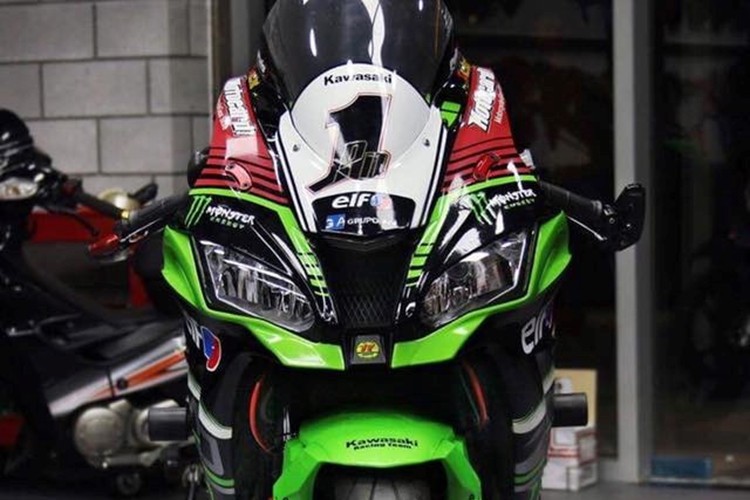 Sieu moto Kawasaki ZX10R do xe dua kich doc tai Sai Gon-Hinh-2