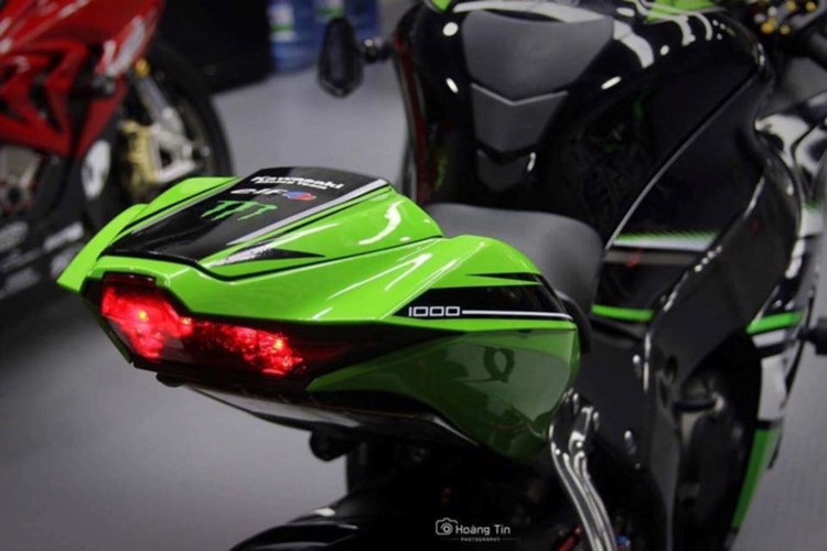 Sieu moto Kawasaki ZX10R do xe dua kich doc tai Sai Gon-Hinh-7