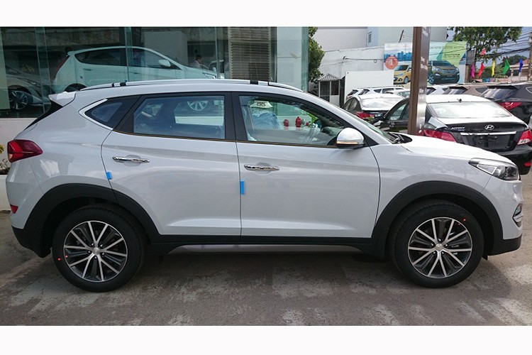 Hyundai Tucson 2017 dau tien &quot;cap ben&quot; Viet Nam-Hinh-2