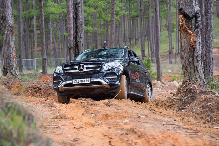 Len rung, xuong bien cung Mercedes-Benz SUVenture 2017-Hinh-13