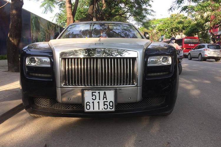 Rolls-Royce chuc ty bien Sai Gon lan banh tren dat Cang