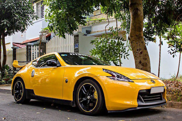 Xem Nissan 370Z doc nhat tai Hai Phong "dot lop"