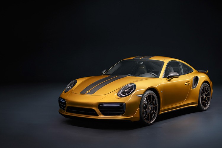 &quot;Soi&quot; Porsche 911 Turbo S Exclusive ban gioi han cuc doc