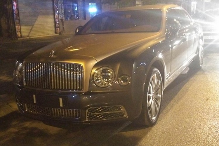 Bentley Mulsanne EWB 2017 hon 20 ty tai Hung Yen