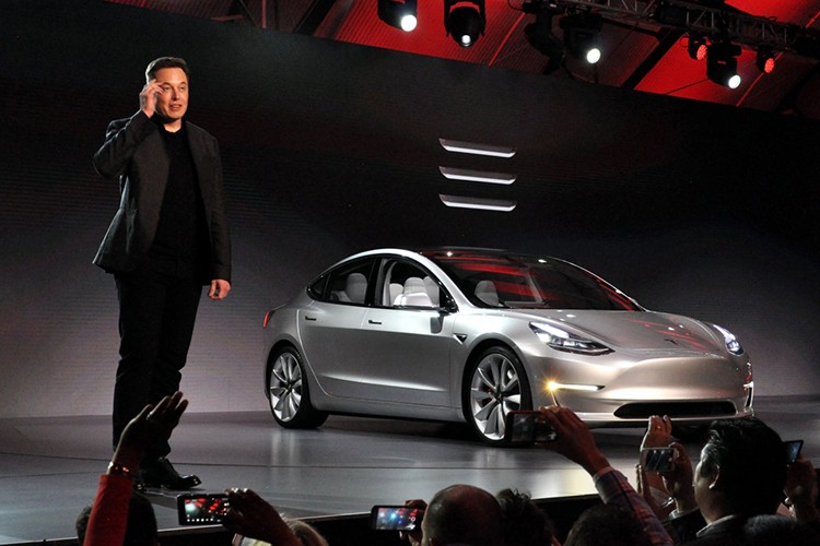Oto hot nhat - Tesla Model 3 gia 780 trieu xuat xuong-Hinh-5