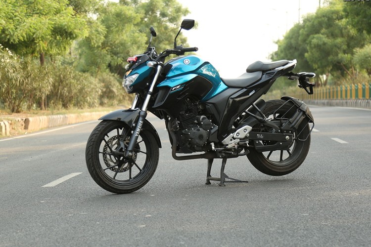 Moto gia 39 trieu, Yamaha FZ 25 &quot;chay hang&quot; tai An Do-Hinh-2