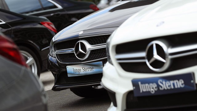 Mercedes-Benz trieu hoi 3 trieu xe lien quan den khi thai-Hinh-2