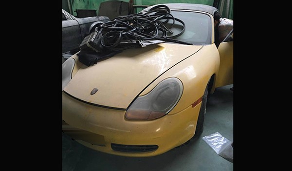 Sieu xe Porsche Boxster 986 tien ty "bo xo" o Sai Gon-Hinh-2