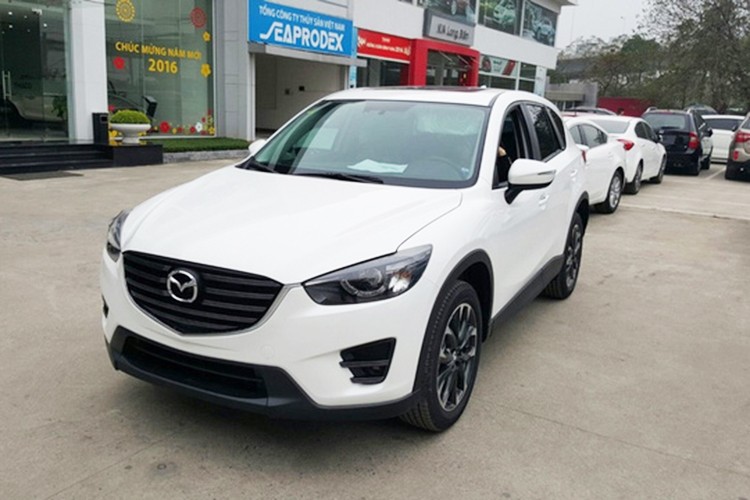 Gia xe oto Mazda CX-5 chi con 793 trieu tai Viet Nam