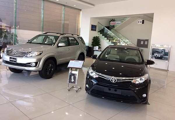 Toyota va Mazda tai Viet Nam "dai ha gia" thang co hon