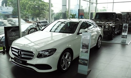 Trieu hoi hon 1200 xe oto Mercedes-Benz tai Viet Nam