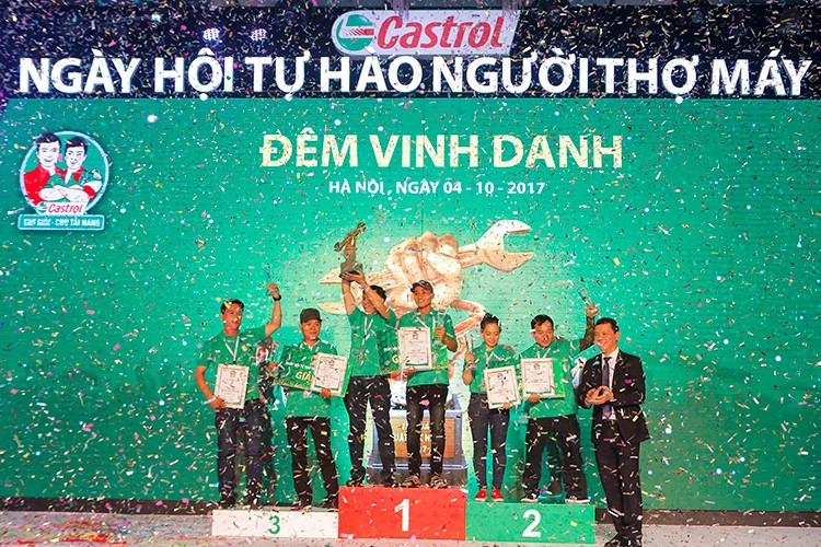 Tho sua xe may Viet Nam thi tai cung Castrol-Hinh-2