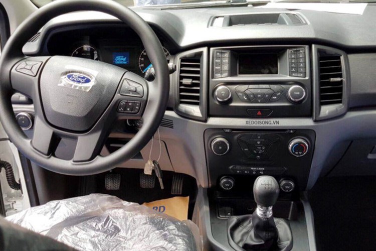 Xe Ford Everest Ambiente MT gia tu 850 trieu tai VN-Hinh-6