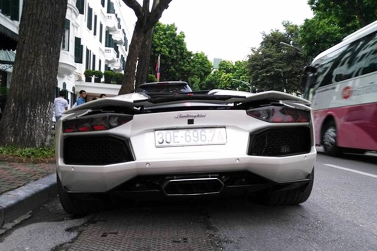 Lamborghini Aventador mui tran 26 ty cua dai gia Ha Noi-Hinh-6