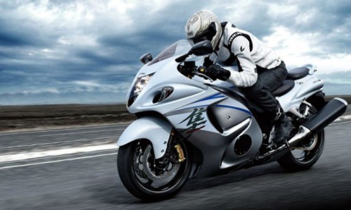 "Than gio" Suzuki Hayabusa 2018 lui ngay ra mat