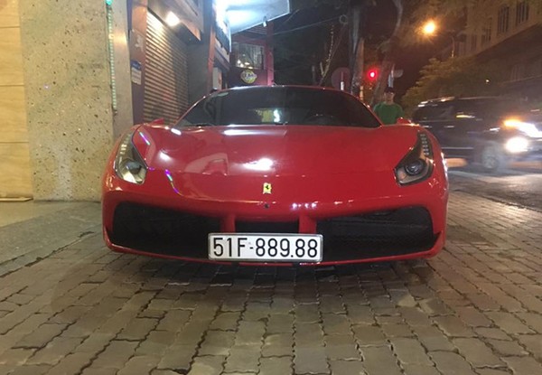 Sieu xe Ferrari 16 ty cua Tuan Hung "quat cha" tai Ha Noi-Hinh-3