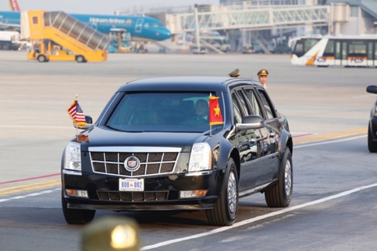 Sieu xe Cadillac One don Tong thong Donald Trump tai Ha Noi-Hinh-8