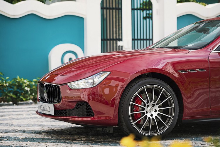 Chu tich Ha Noi &quot;ngam&quot; xe sang Maserati Ghibli tien ty-Hinh-5