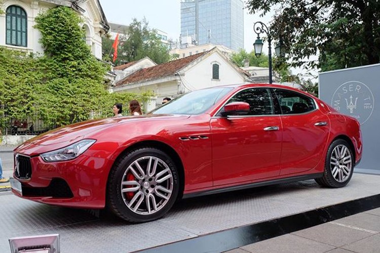 Chu tich Ha Noi &quot;ngam&quot; xe sang Maserati Ghibli tien ty-Hinh-9