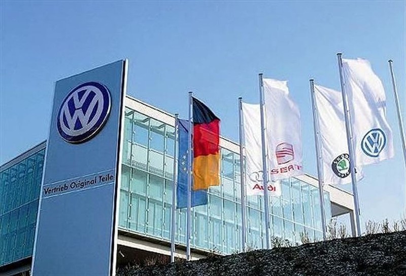 Volkswagen “dat cuoc” 34 ty Euro vao xe dien, xe tu lai