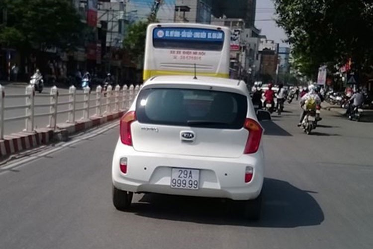 Toyota Vios mang bien &quot;ngu quy 9&quot; tai Ha Noi-Hinh-5