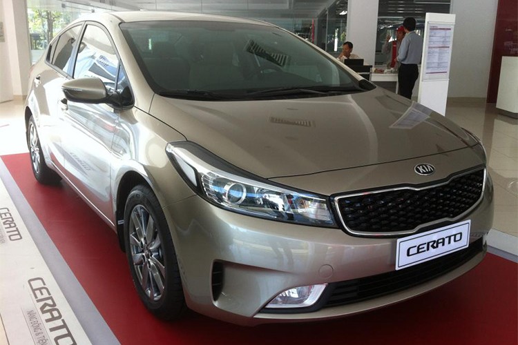 Sedan Kia Cerato moi gia chua den 500 trieu tai Viet Nam-Hinh-2