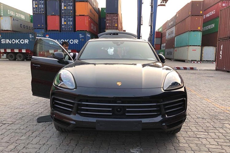 “Dap thung” Porsche Cayenne moi gia 7,8 ty tai Viet Nam-Hinh-3