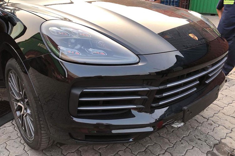 “Dap thung” Porsche Cayenne moi gia 7,8 ty tai Viet Nam-Hinh-4