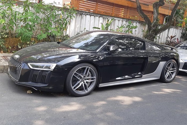 Dai gia Dang Le Nguyen Vu “tau” cap doi sieu xe Audi R8 moi