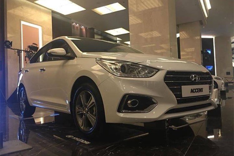 Sedan sieu re Hyundai Accent 2018 lan banh tai VN-Hinh-10