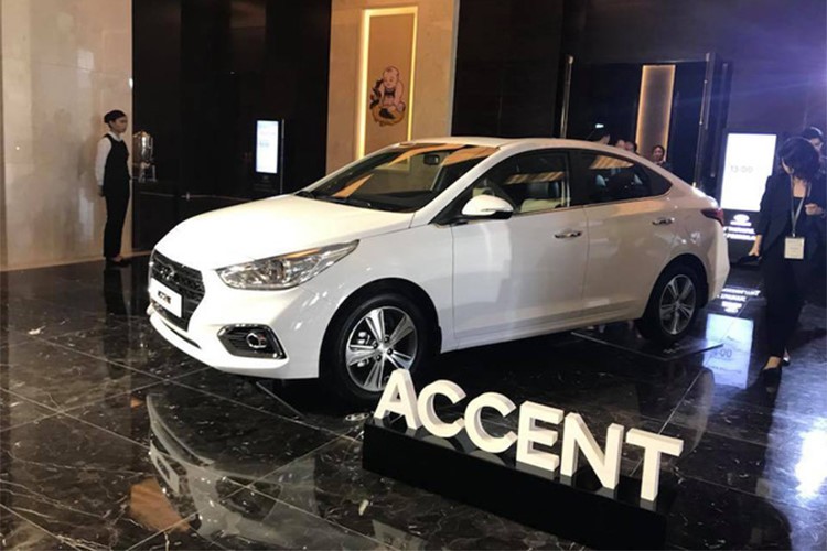 Sedan sieu re Hyundai Accent 2018 lan banh tai VN-Hinh-4