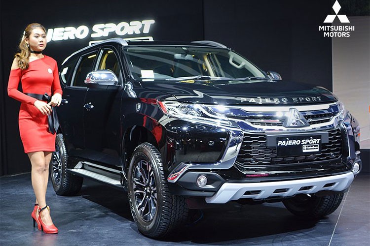 Mitsubishi Pajero Sport 2018 ban gioi han gia 878 trieu dong-Hinh-2