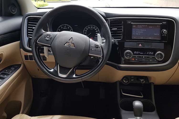 Xe Mitsubishi Outlander “kenh gia” 15 trieu tai VN-Hinh-6