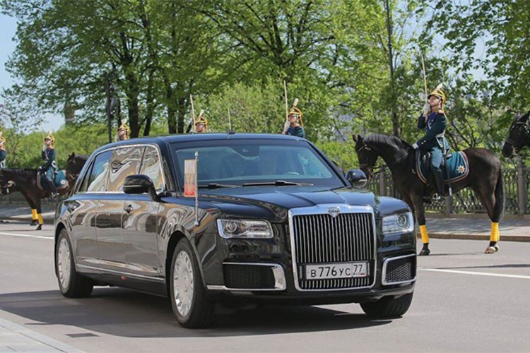 Sieu xe sang limousine cho Tong thong Putin tai le nham chuc-Hinh-8