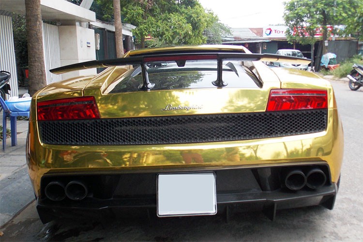 Dan Ha Noi mang xo, chau chua chay sieu xe Lamborghini “boc vang“-Hinh-5