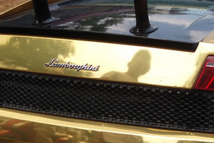 Dan Ha Noi mang xo, chau chua chay sieu xe Lamborghini “boc vang“-Hinh-7