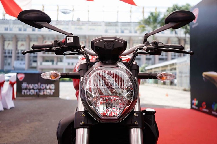 Can canh Ducati Monster 821 moi gia 399 trieu o Sai Gon-Hinh-3